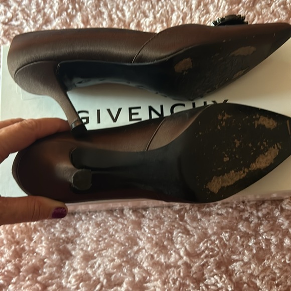 Stuart Weitzman brown satin heels with jeweled broach embellishment - Picture 7 of 9